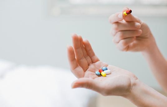 seguros-sura-por-que-no-se-debe-combinar-medicamentos-y-alcohol