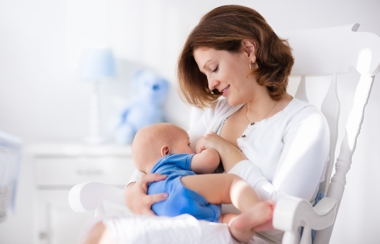 seguros-sura-si-estoy-tomando-antibioticos-debo-dejar-de-amamantar-a-mi-bebe