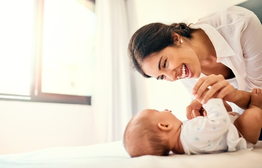 seguros-sura-por-que-hay-que-estimular-a-los-bebes