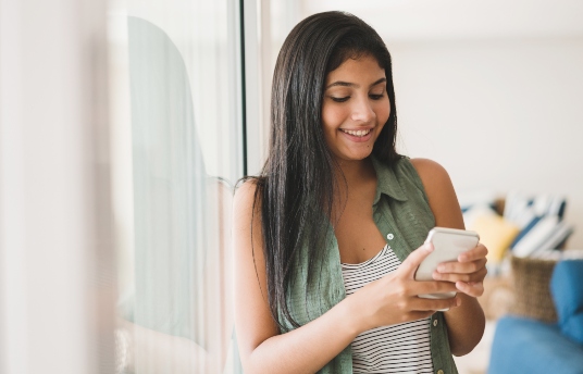 seguros-sura-la-generacion-z-jovenes-tecnologicos-y-creativos