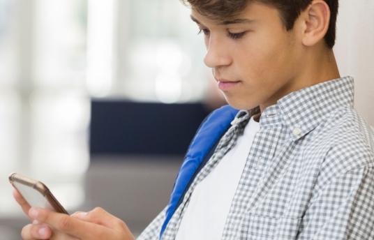 seguros-sura-como-prevenir-e-identificar-el-ciberbullying-imagen