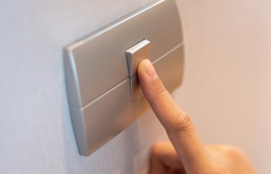 seguros-sura-cuanto-ahorras-si-apagas-la-luz-en-tu-hogar-durante-una-hora-imagen