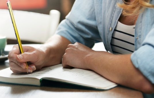 seguros-sura-beneficios-de-la-escritura-para-tu-salud-y-bienestar-imagen