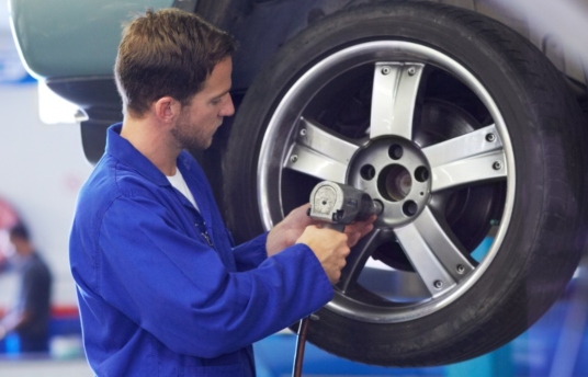 seguros-sura-5-razones-para-hacerle-mantenimiento-preventivo-a-tu-carro-imagen