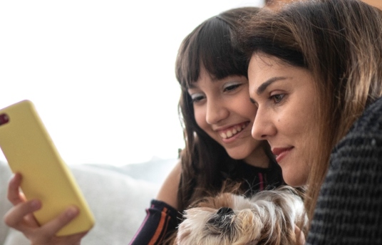 seguros-sura-es-bueno-publicar-fotos-y-videosde-los-hijos-en-redes-sociales-imagen