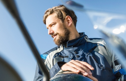 seguros-sura-6-consejos-de-seguridad-para-motociclistas-imagen