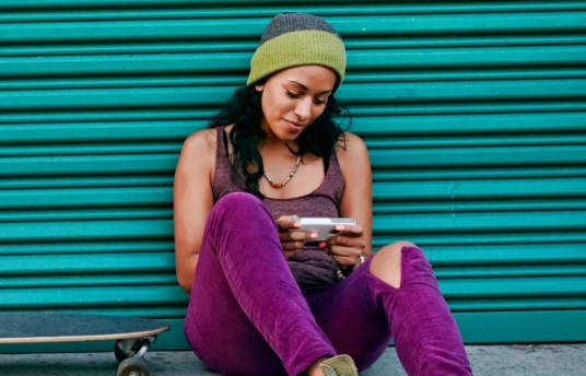 eguros-sura-cual-es-la-influencia-de-los-youtubers-en-los-jovenes-imagen