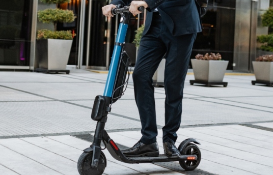 seguros-sura-patinetas-electricas-otra-cuota-de-la-movilidad-sostenible-imagen