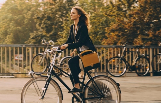 seguros-sura-como-se-ajusta-la-bicicleta-a-todas-las-etapas-de-la-vida-imagen