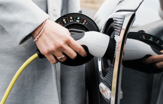 seguros-sura-el-futuro-de-la-movilidad-electrica-esta-aquí-imagen