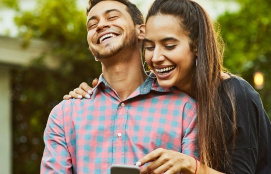 seguros-sura-10-habitos-de-las-personas-felices-imagen