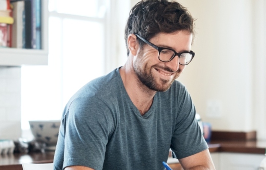 seguros-sura-beneficios-de-hacer-crucigramas-para-la-salud-mental-imagen