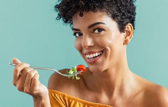 seguros-sura-que-debe-tener-un-plato-saludable-imagen