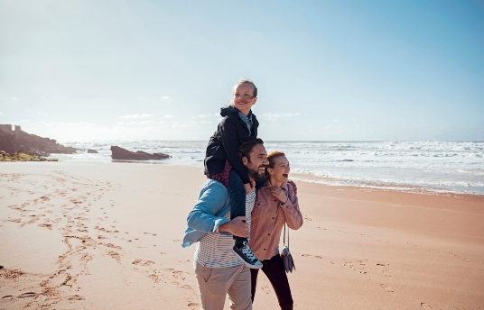 seguros-sura-de-ti-dependen-unas-vacaciones-seguras-en-familia