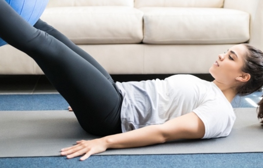seguros-sura-rutinas-de-ejercicio-sin-ir-al-gimnasio-imagen
