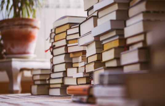seguros-sura-8-libros-recomendados-para-leer-en-cuarentena
