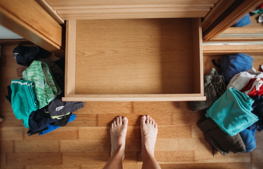 seguros-sura-como-organizar-tu-closet-con-facilidad