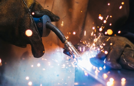 seguros-sura-empresa-seguridad-salud-laboral-industria-metal-mecanica