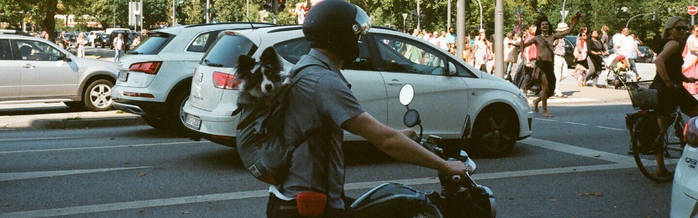principales errores de los motociclistas en los trancones