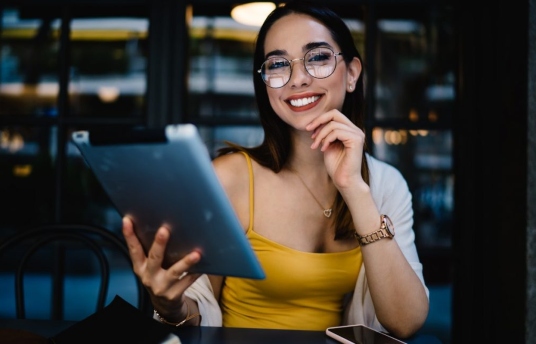 seguros-sura-conectate-tecnologia-transformacion-uso-saludable