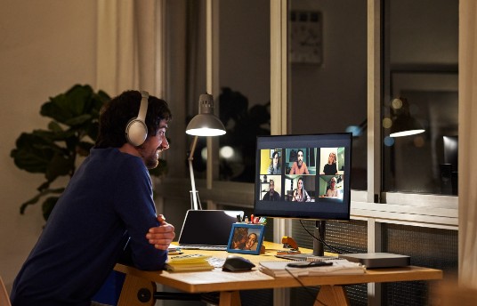 Empleados apropiados de la tecnología